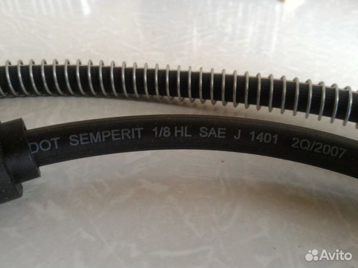 Два тормозных шланга E168086 Semperit