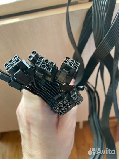 Блок питания с argb 700W / 80 Plus