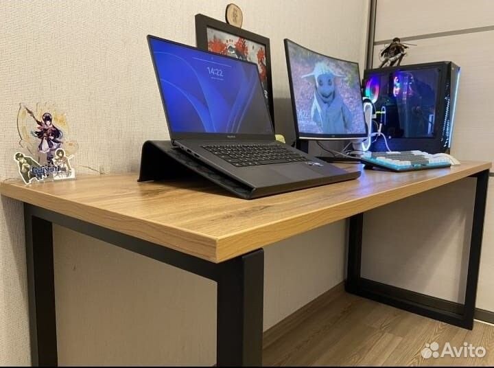 Стол в стиле Лофт