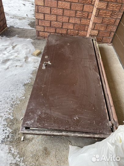 Дверь входная металлическая