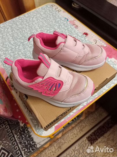 Кроссовки для девочки