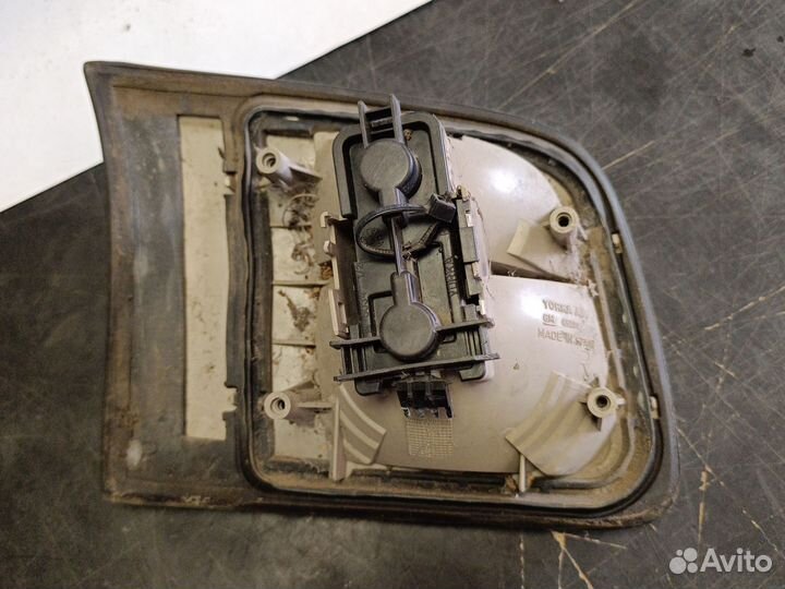 Фонарь задний внутренний правый для Opel Omega B