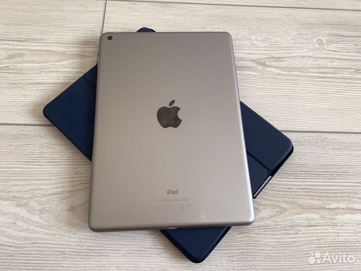 iPad 5 2017 32Gb Wi-Fi + новый чехол