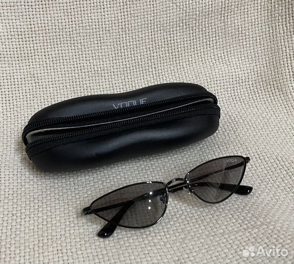 Женские солнцезащитные очки Vogue