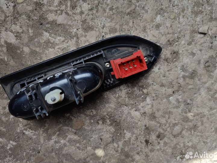 Кнопка стеклоподъемника Laguna 1