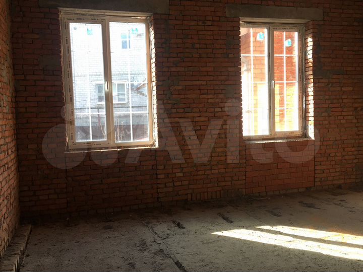 Дом 600 м² на участке 9 сот.