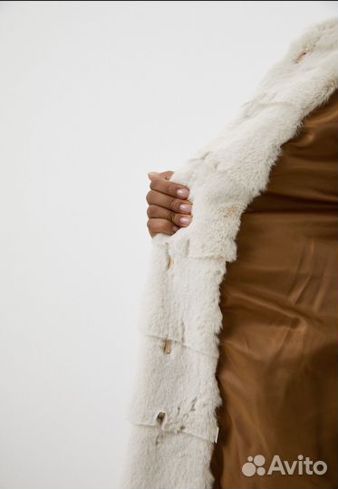Шуба из искусственного меха с капюшоном