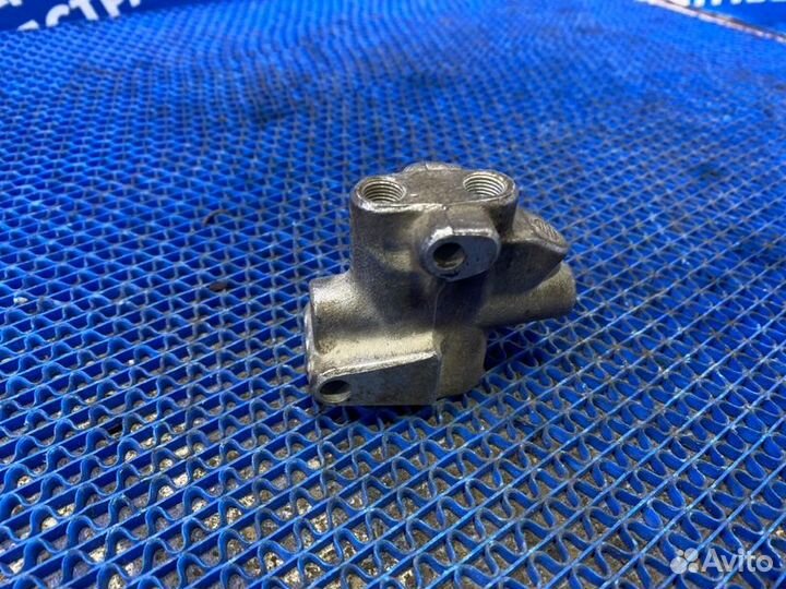 Распределитель тормозной Toyota Corolla 120