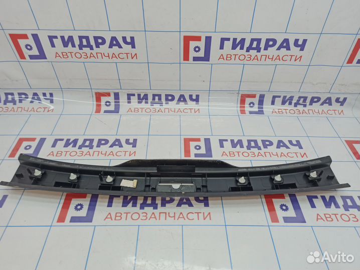 Обшивка багажника на заднюю панель Land Rover Freelander II (L359) LR002102