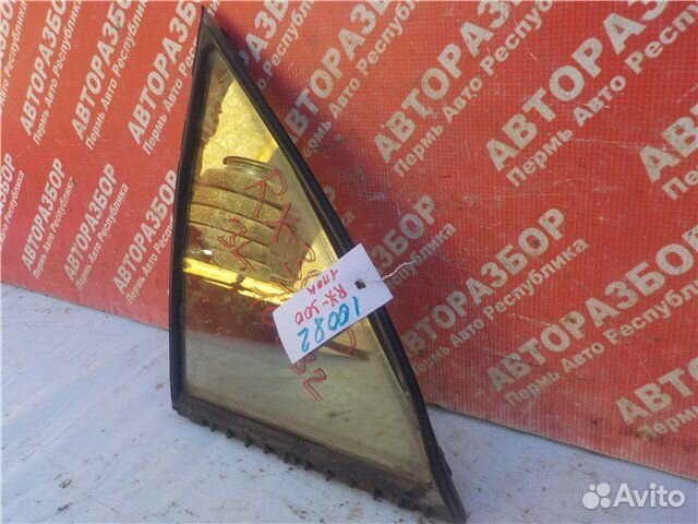 Форточка двери задняя левая Lexus Rx300