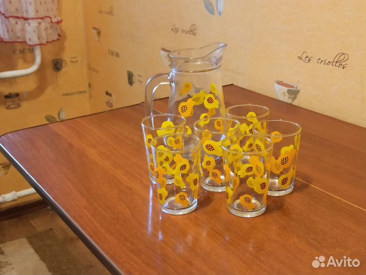 Графин со стаканами