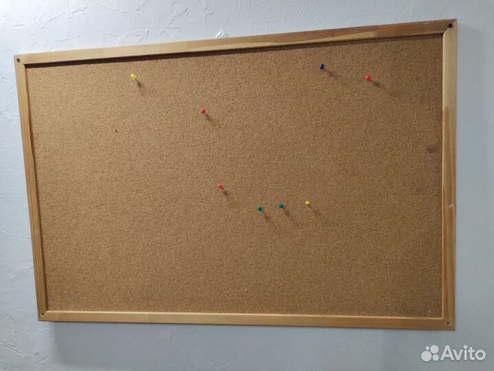 Пробковая доска 81 см на 63 см