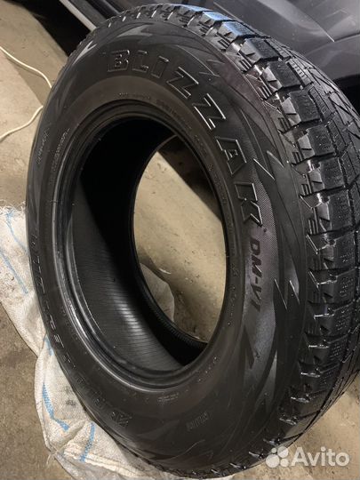 Шины R17 265/65 2шт