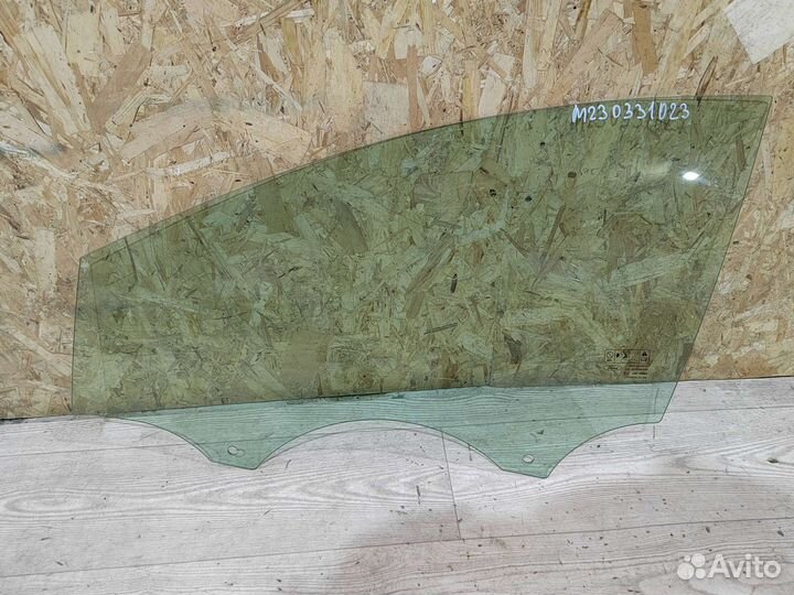 Стекло двери передней левой Ford focus 3