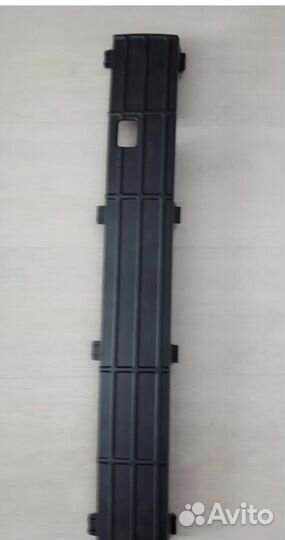 Кожух решетки радиатора Volkswagen Polo седан