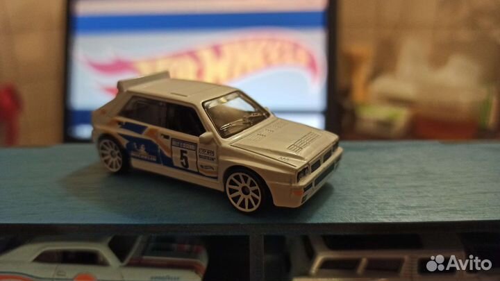 Машинки hot wheels и мини-купер