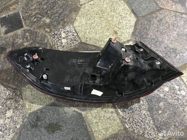 Фонарь наружный задний правый Mercedes-Benz