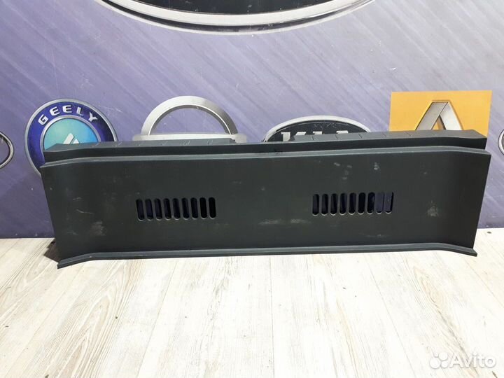 Накладка панели задка замка багажника Nissan note