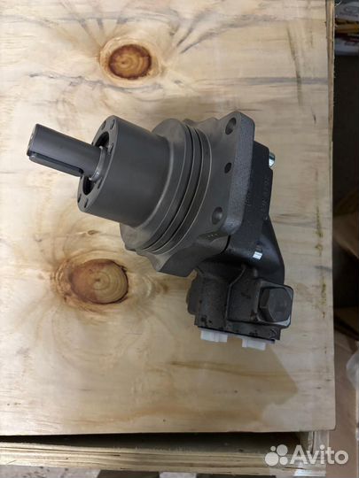 F059548 Гидромотор пилы John Deere