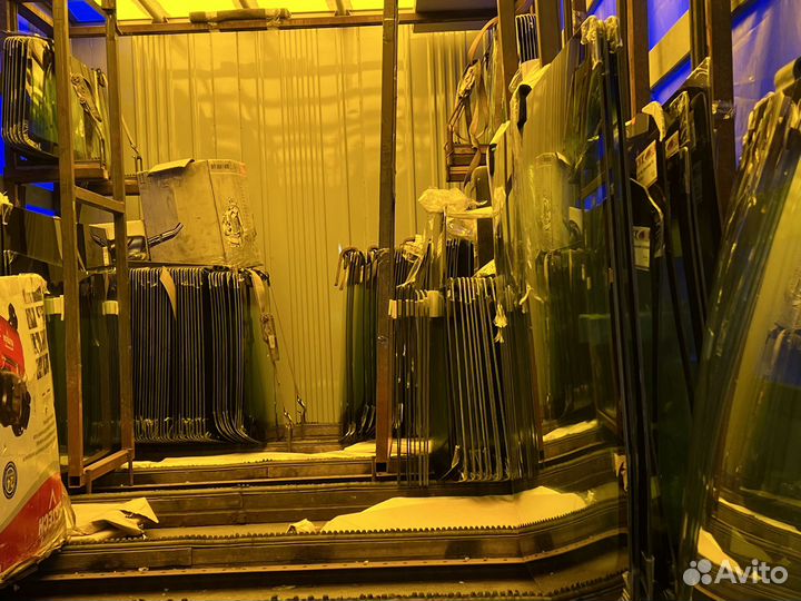 Лобовые стекла оптом с установкой на все Авто