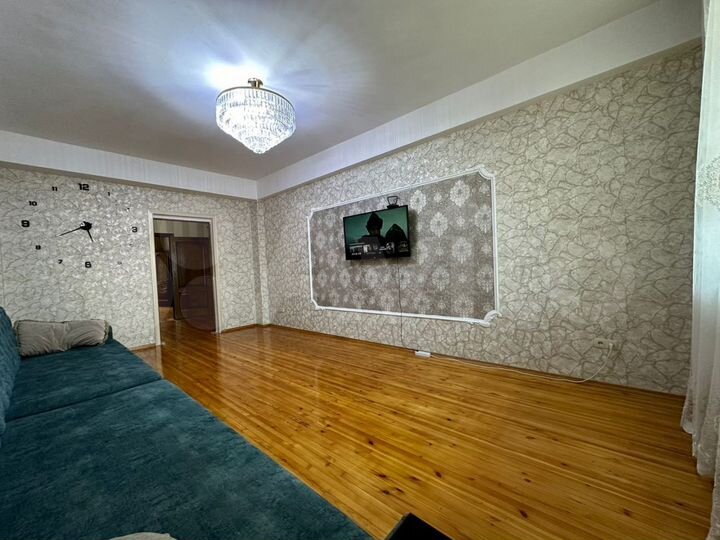 4-к. квартира, 140 м², 3/6 эт.