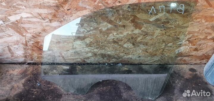 Стекло двери передней левой Chevrolet Orlando 201