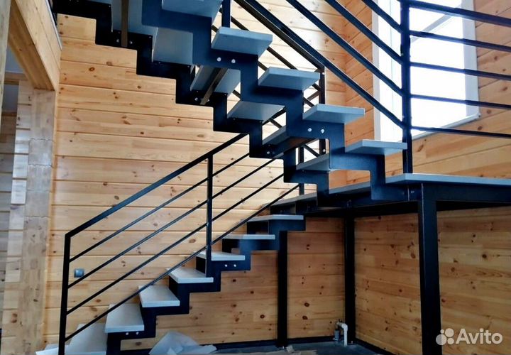 Перила деревянные с монтажем