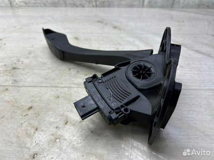 Педаль газа Ford Transit 8