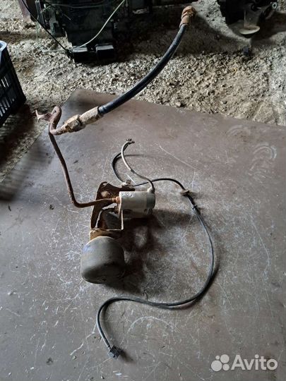 Клапан гидроподвески задний на Mercedes W140