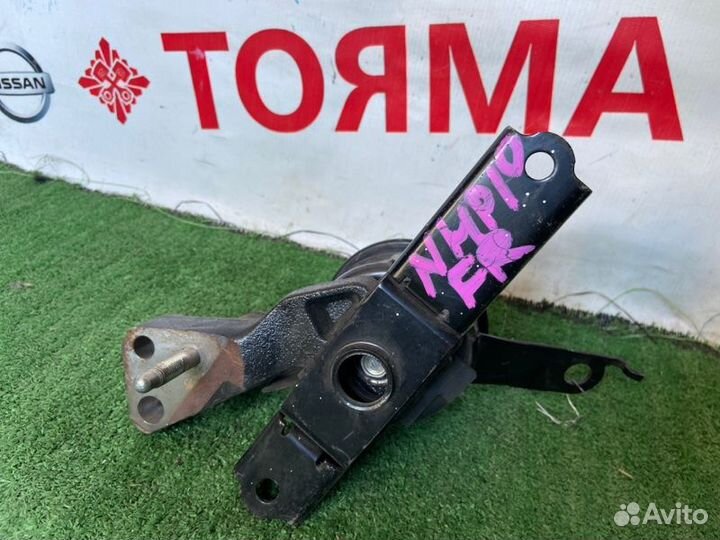 Подушка двигателя правая Toyota Prius C NHP10