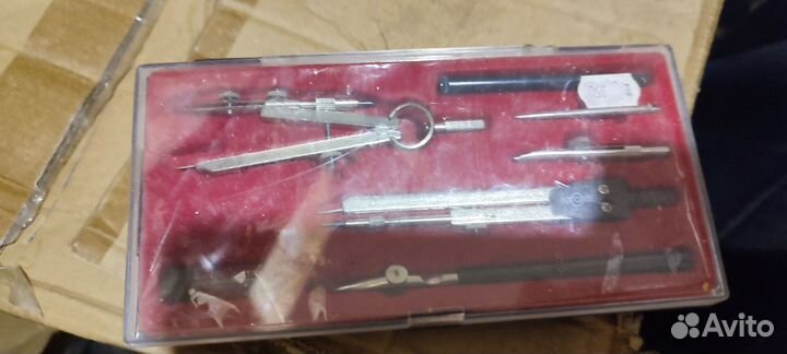 Готовальни.её.кисти.краски