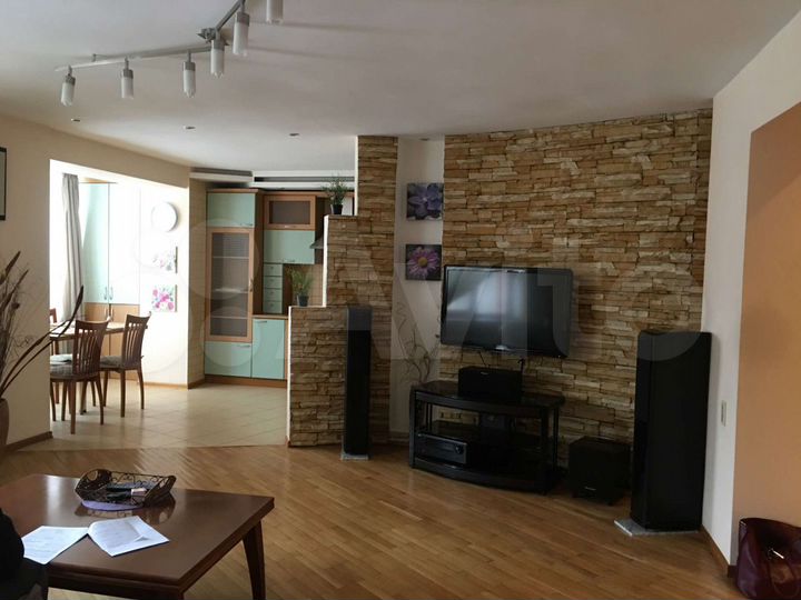 3-к. квартира, 88 м², 1/6 эт.