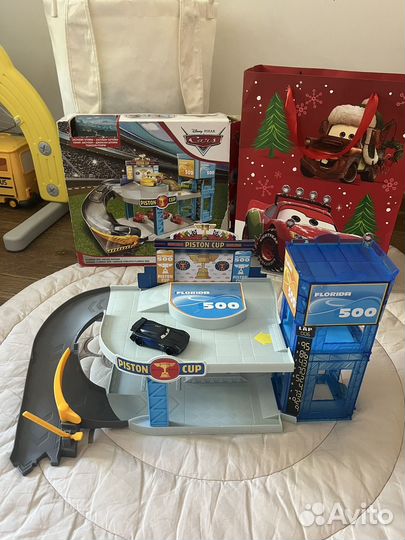 Трек гараж Тачки :Молния Маквин Mattel