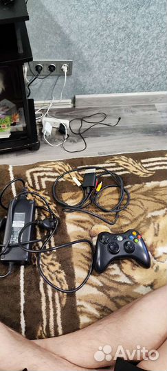 Джойстик и блок питания колокольчики xbox 360