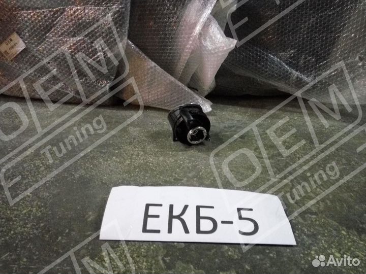 Фара противотуманная правая Volkswagen Polo