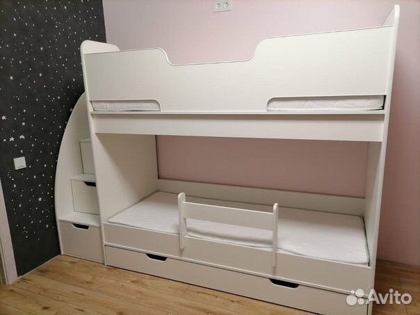 Двухъярусная кровать / двухэтажная кровать