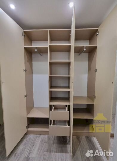 Шкаф распашной