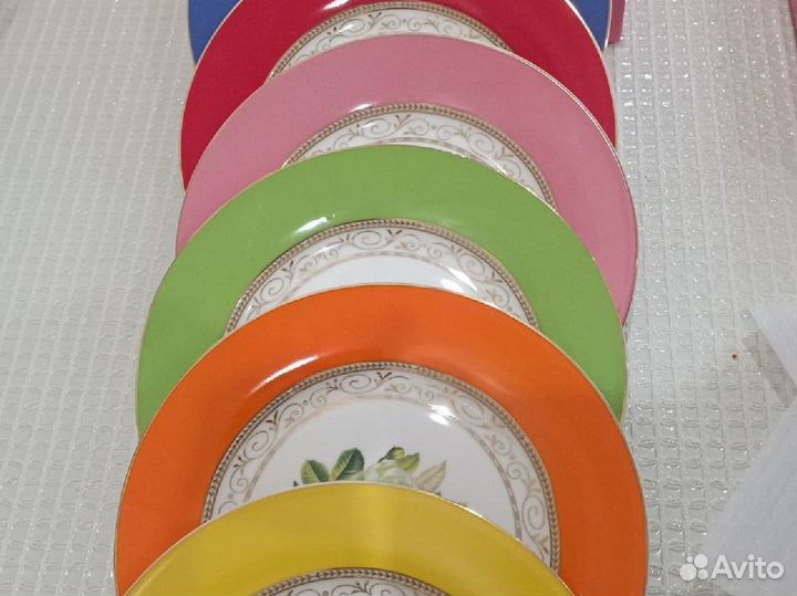 Плоские тарелки радуга