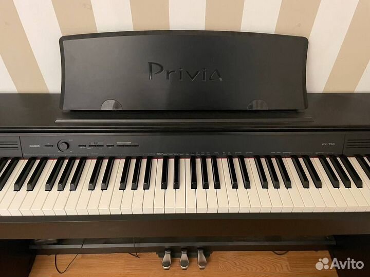 Цифровое пианино Casio Privia PX-750