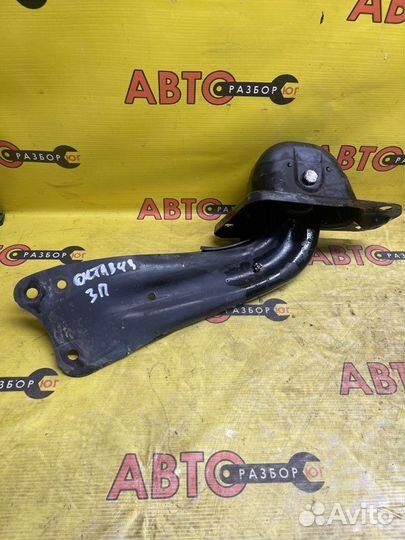 Рычаг подвески задний правый Skoda Octavia A5 cdab