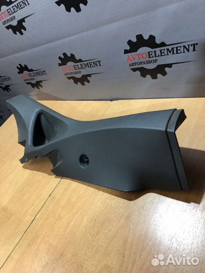 Обшивка стойки правая Ford Focus