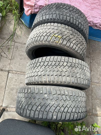 Michelin X-Ice North 215/55 R17