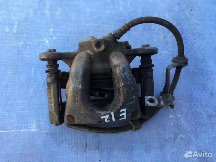 Суппорт передний правый BMW 1-серия E87/E81