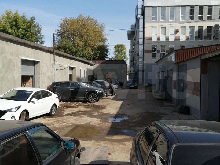 Гараж, > 30 м²