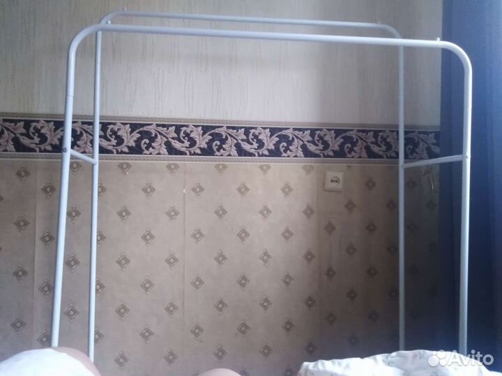 Вешалка для одежды напольная