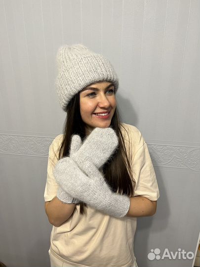 Комплект шапка и варежки