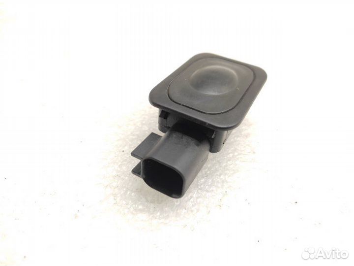 Кнопка открывания багажника Land Rover Discovery 5