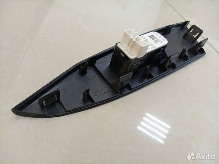 Кнопка стеклоподъемника Mazda Mazda3 BL Z6 2011