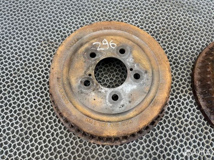 Тормозной барабан задний Chrysler Voyager 4 2.4