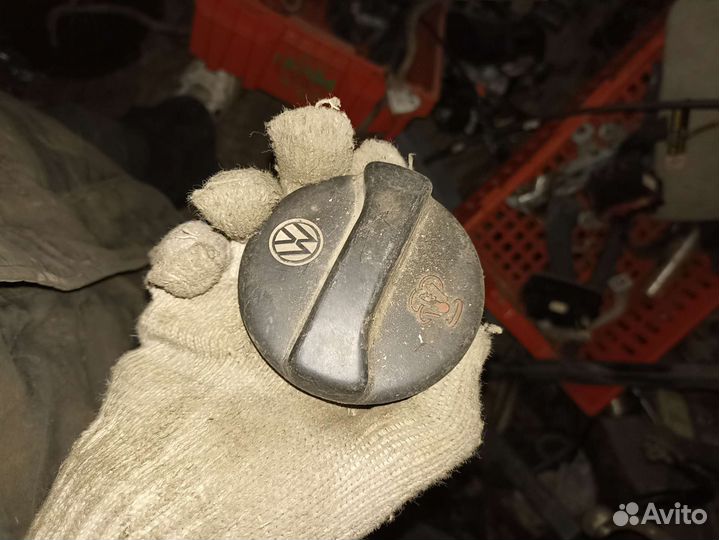 Крышка расширительного бачка Volkswagen Golf 4